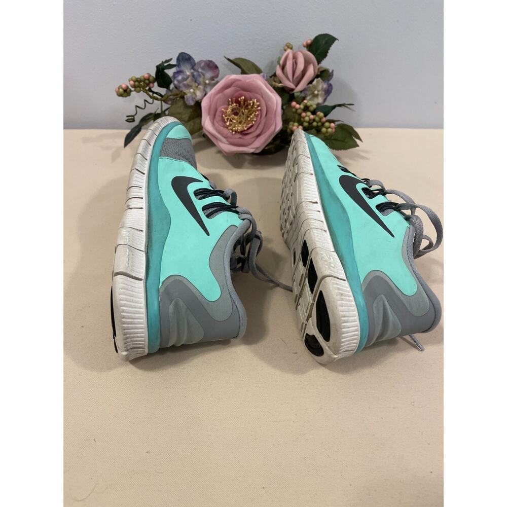 Nike Free 5.0+ Trainers Womens Size 7.5 Gray Green Performance Athleisure Sporty - Picture 9 of 9